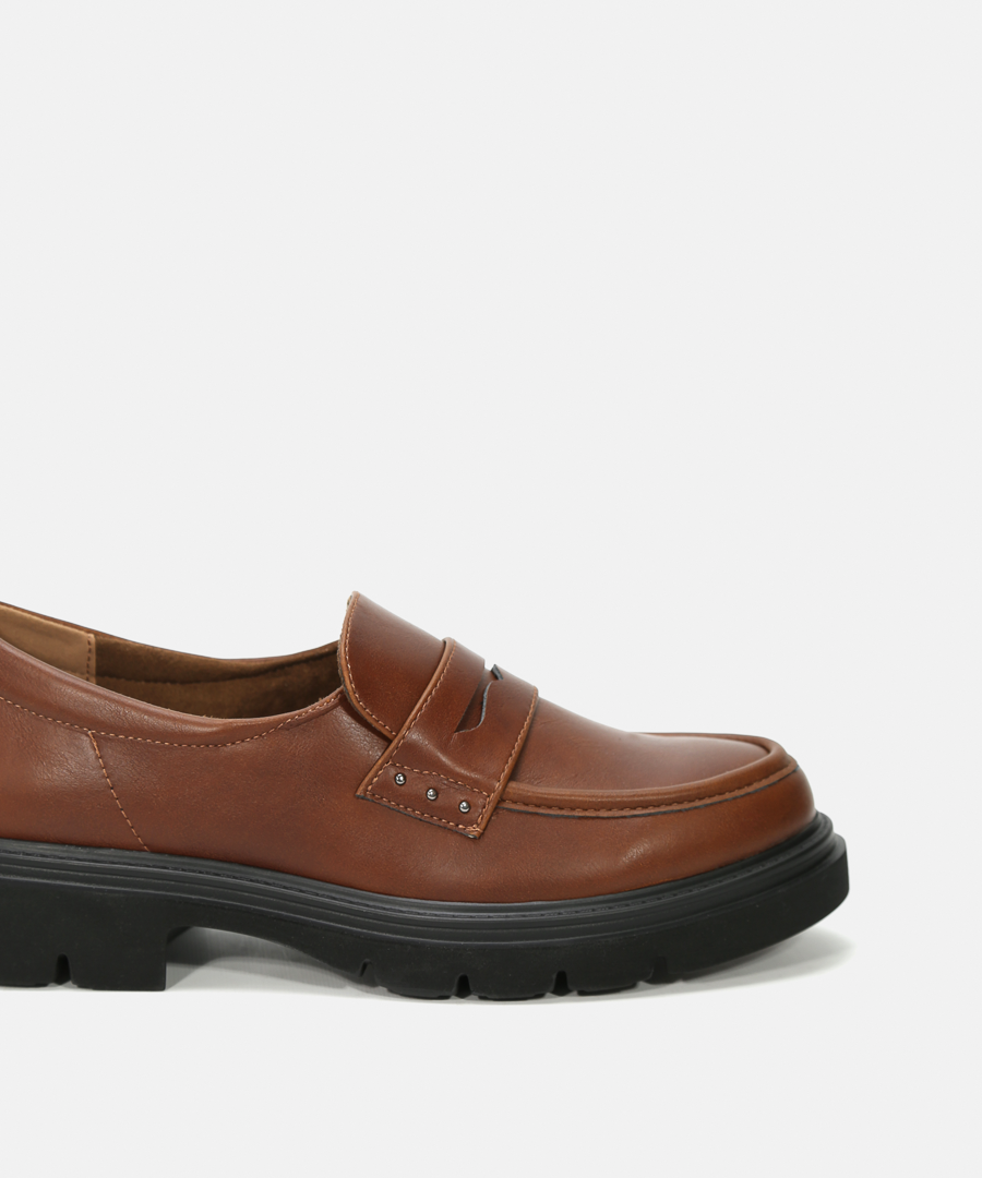 Mocassins detalhe tachas image number null